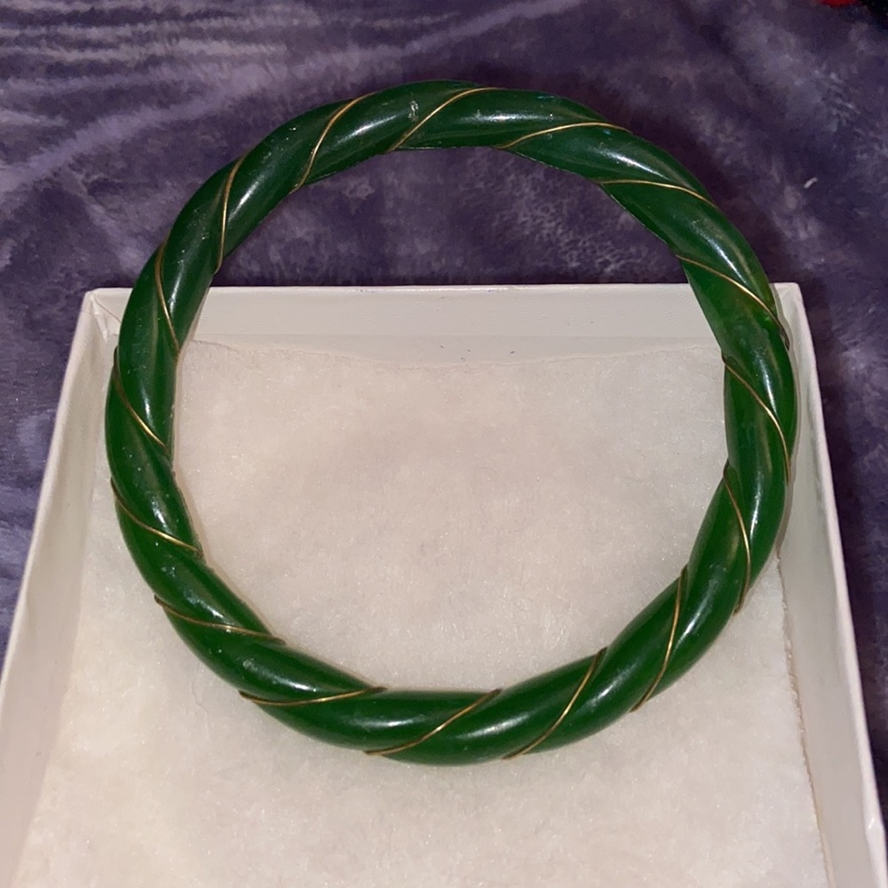Jade Bracket Wrapped In Gold Thread. - image 3